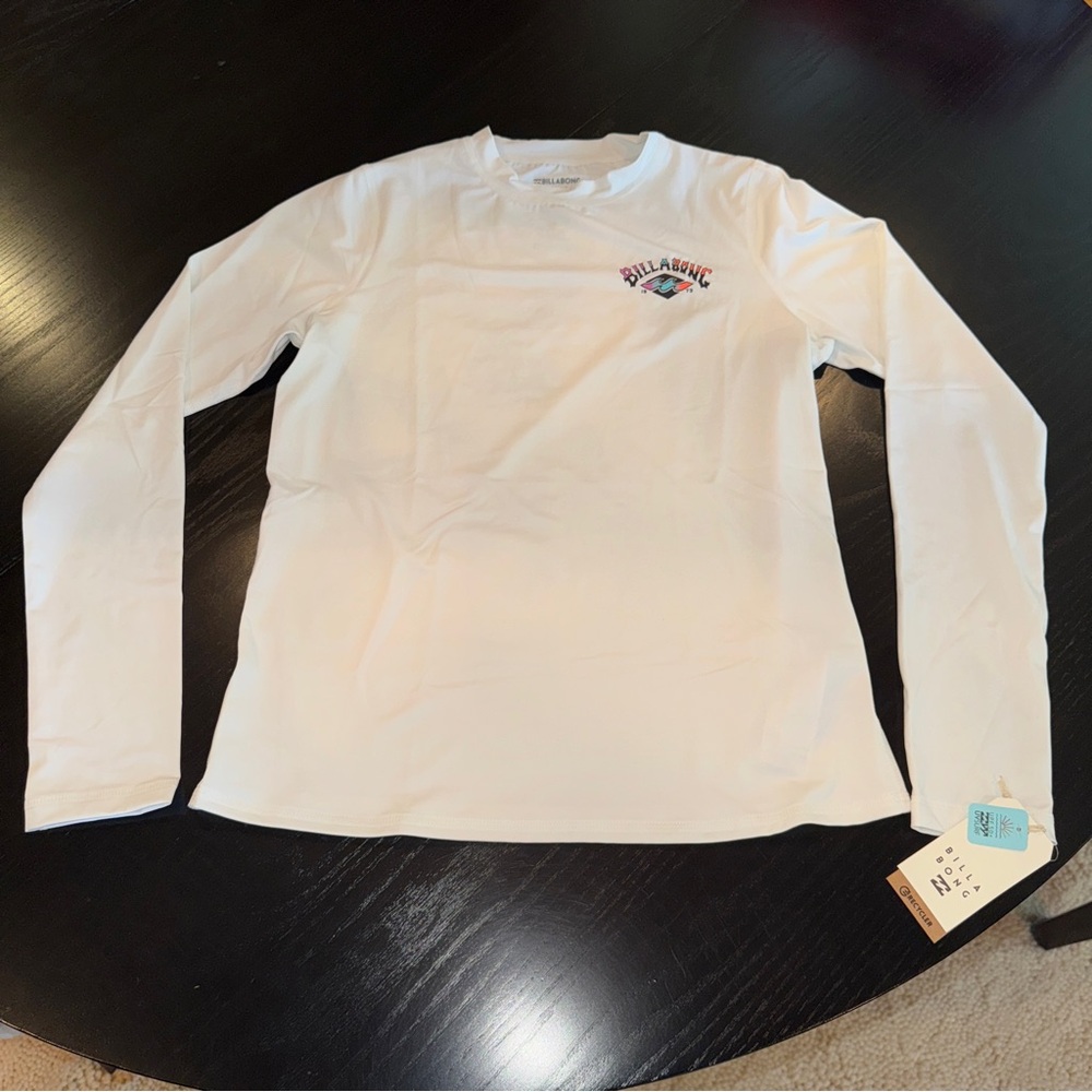 NWT Billabong Women's Core Loose Fit Long Sleeve Rash Guard in White, size XL